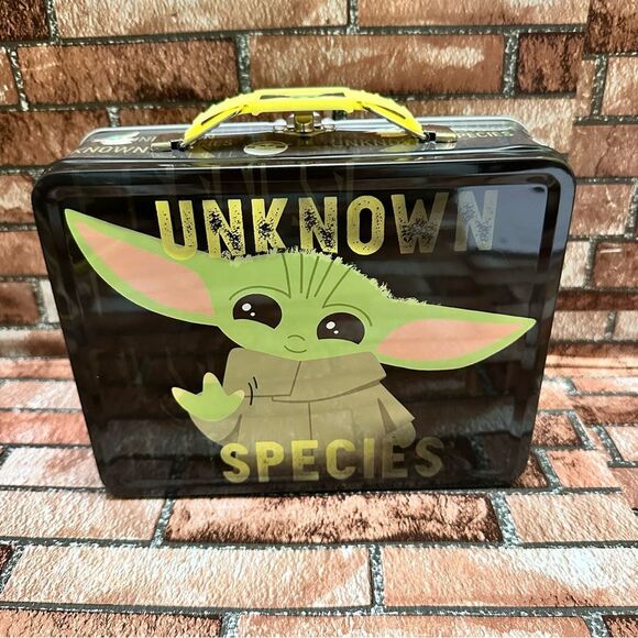 Star Wars Mandalorian The Child Yoda UNKNOWN SPECIES Box Tin - Picture 4 of 12